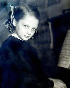 Наталья Кустинская в детские годы