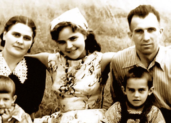 Тамара Семина с матерью и отчимом