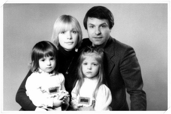 Родион Нахапетов с первой женой и дочерьми
